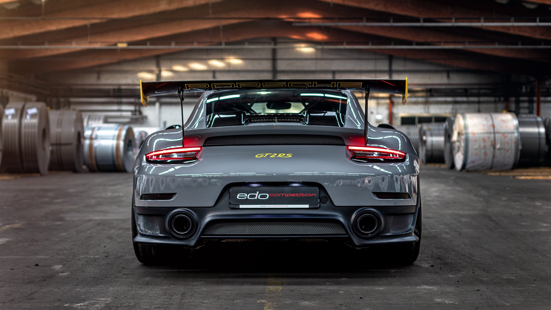 中学篮球积极开展篮球主题教育丰富体育内容，中学生篮球培训