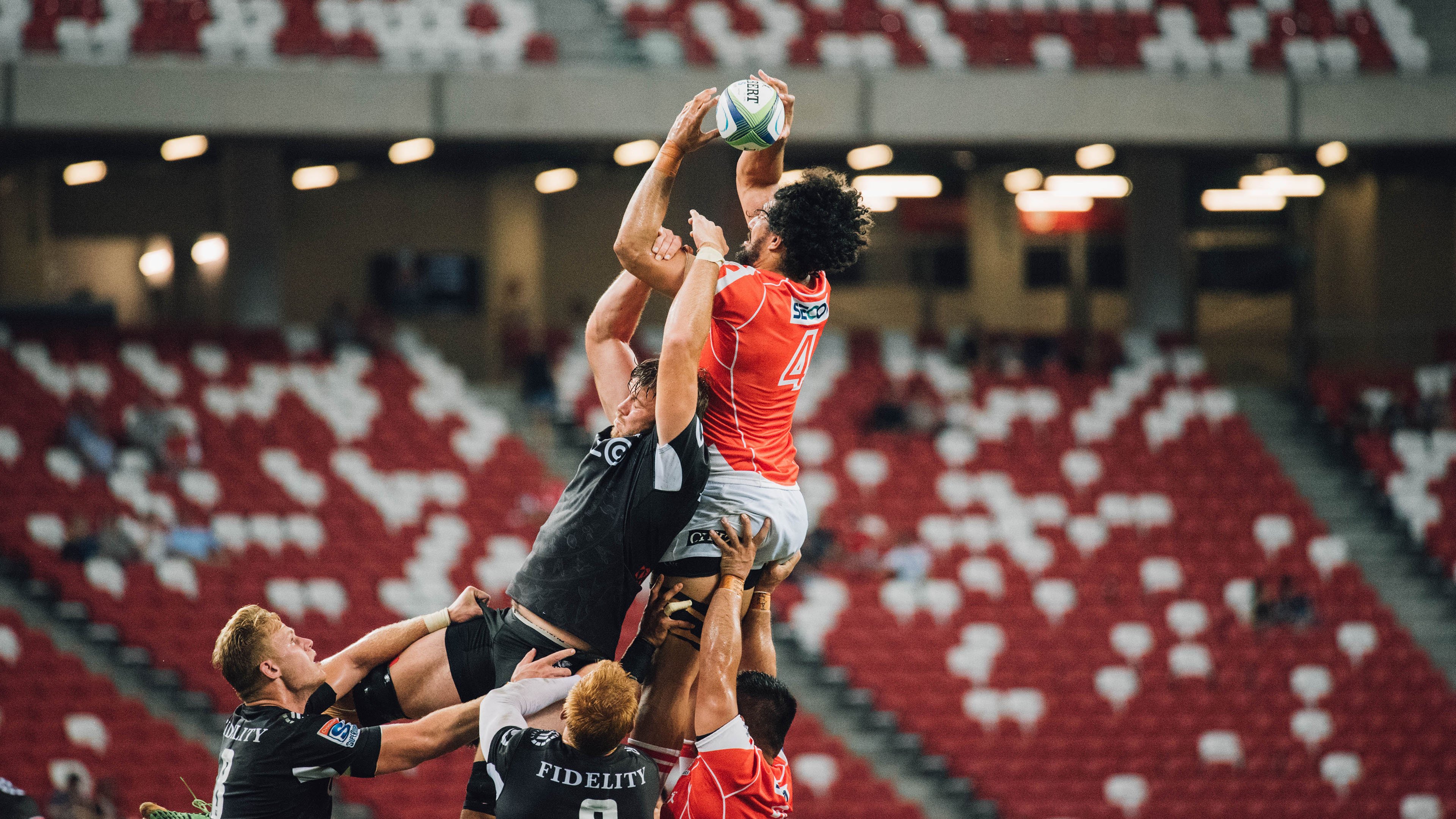 冰球赛场上的速度与激情，冰球运动员速度