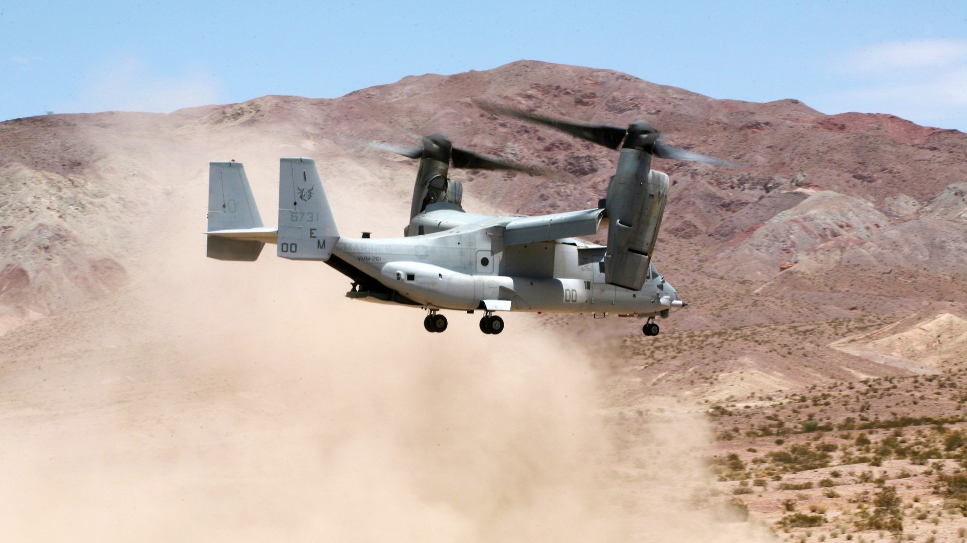 女子篮球加强战术多样化训练丰富比赛策略，女子篮球基础训练动作