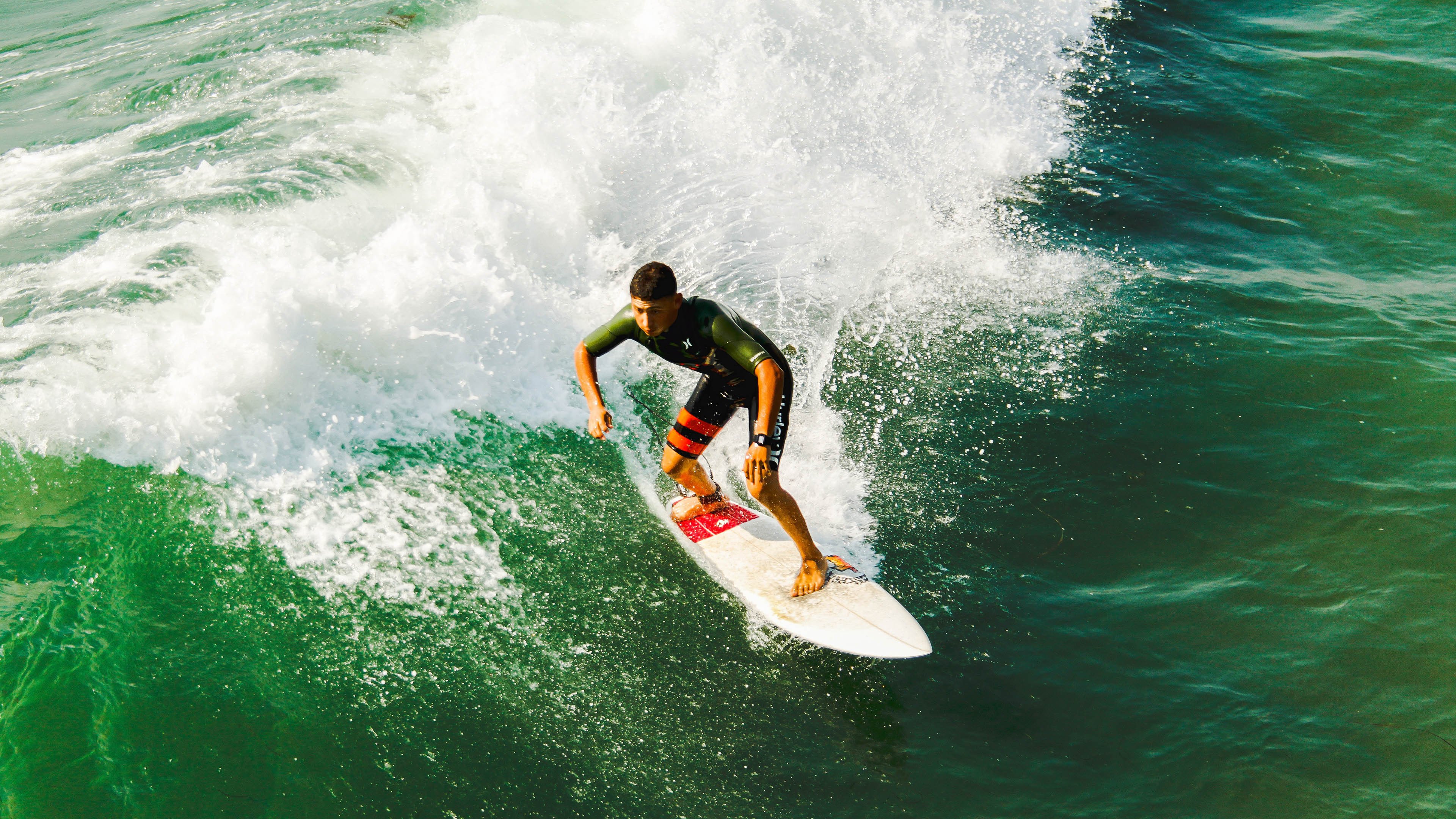 国际户外攀爬比赛，勇攀高峰的勇者之战，户外综合攀爬器材